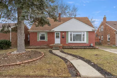 8215 Hazelton St, Dearborn Heights, MI 48127