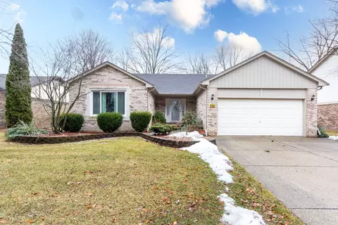2788 Ranieri Dr, Troy, MI 48085