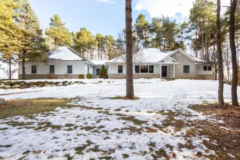 811 Ramsgate Ln, Oxford, MI 48371