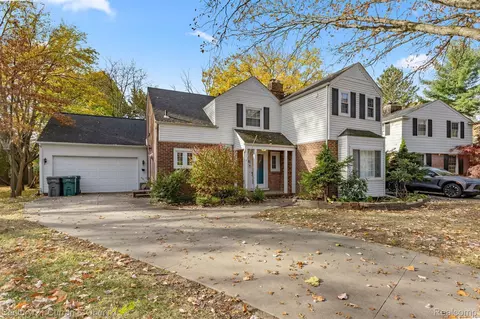 21 Brookline Ln, Dearborn, MI 48120