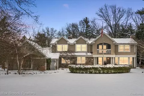 2085 Quarton Rd, Bloomfield Hills, MI 48301