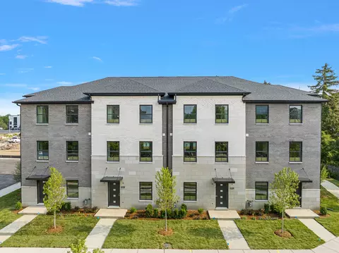 2822 Summers, Troy, MI 48084
