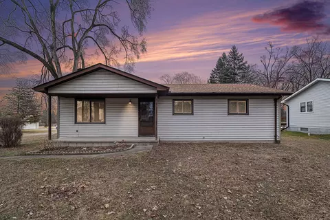 46474 Vineyard Ave, Shelby Township, MI 48317