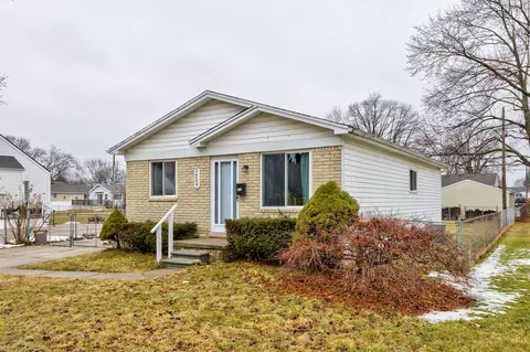 26537 Parkington St, Roseville, MI 48066
