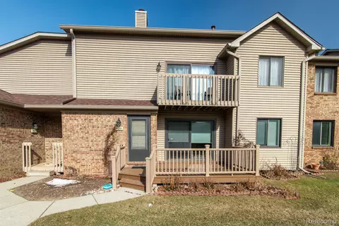 7075 Elmhurst, West Bloomfield, MI 48322