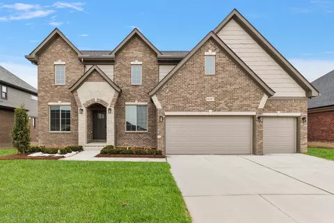 49387 Langford Dr, Macomb, MI 48044