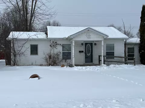 151 N 5th St, Marine City, MI 48039
