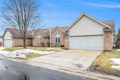 34863 Chickadee Rdg, Richmond, MI 48062