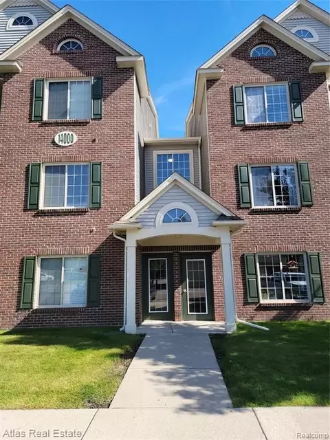 14201 Pinehurst Ln, Grand Blanc, MI 48439
