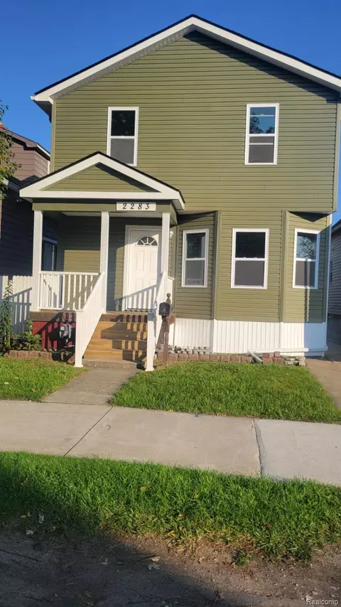 2283 Edwin St, Hamtramck, MI 48212