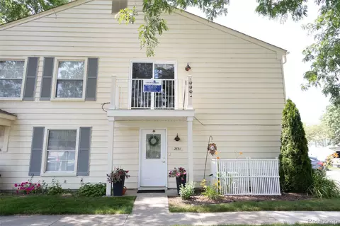 2861 Glenwood, Orion, MI 48360