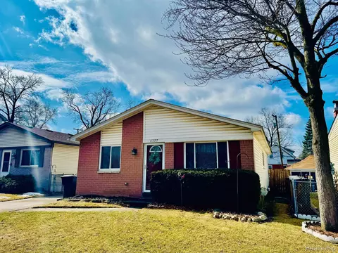 6327 Arthur St, Westland, MI 48185