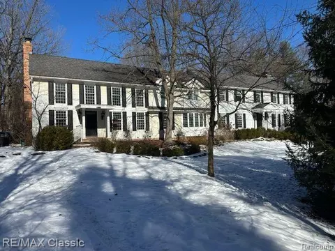 44450 Country Ln, Northville, MI 48168