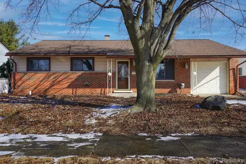 7042 Bison St, Westland, MI 48185