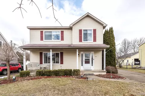 915 Tanager Trl, Howell, MI 48843