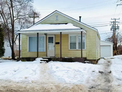 53 S Merrimac St, Pontiac, MI 48340