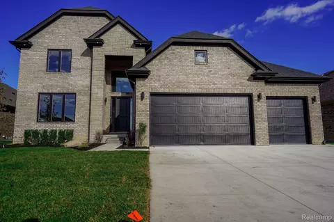 17281 Chianti, Macomb, MI 48042