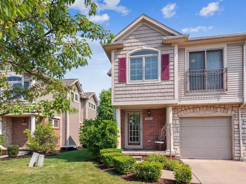 50474 Beechwood Crt Ct, Plymouth, MI 48170
