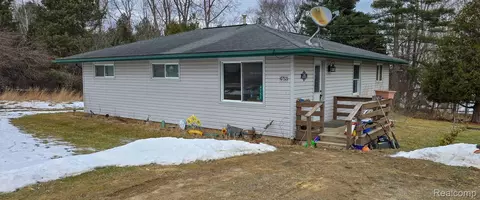 4753 Hillcrest Dr, Dayton, MI 48760