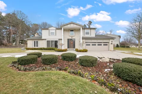 42185 Baintree Cir, Northville, MI 48168