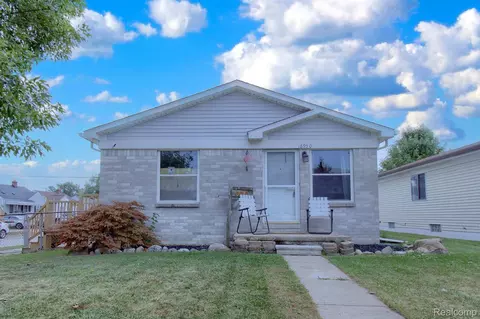18950 Meier St, Roseville, MI 48066