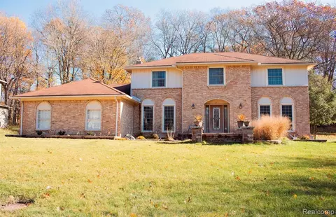 377 Tanglewood, Rochester Hills, MI 48309