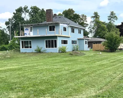 57236 Pontiac Trail Trl, Lyon, MI 48165