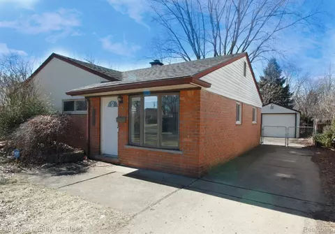 27745 Alger Blvd, Madison Heights, MI 48071