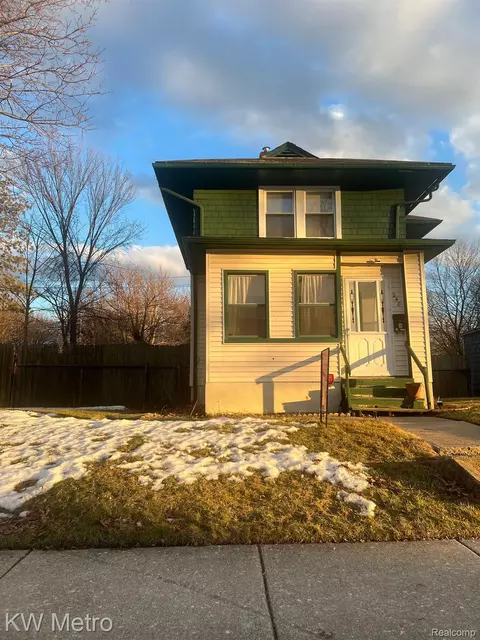 240 Nelson St, Pontiac, MI 48342