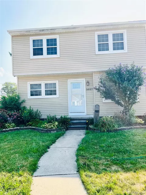 3937 16th St, Wyandotte, MI 48192