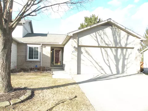 36564 Deerhurst Crt Ct, Westland, MI 48185