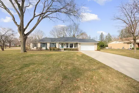 31407 Waltham Dr, Beverly Hills, MI 48025