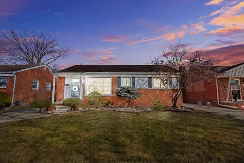15601 Mccann St, Southgate, MI 48195