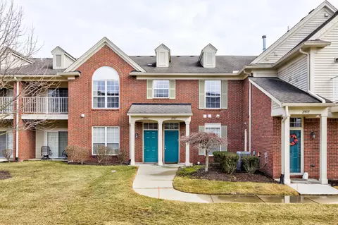 29567 Nottingham Cir, Livonia, MI 48152