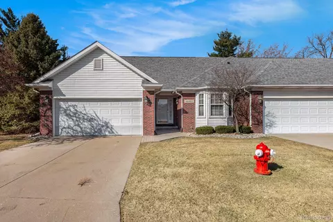 44427 Patricia Dr, Sterling Heights, MI 48314