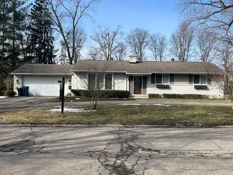 3687 W Bradford Dr, Bloomfield Hills, MI 48301