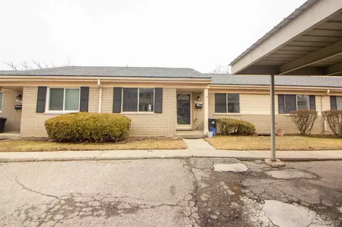 26781 Franklin Pointe Dr, Southfield, MI 48034
