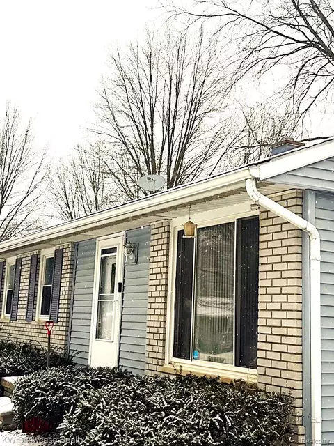 598 Covington St, South Lyon, MI 48178