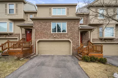 4218 Breckenridge Dr, West Bloomfield, MI 48322