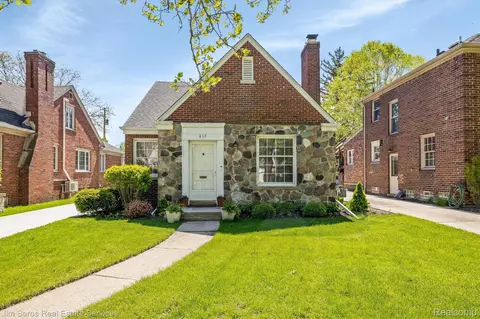 417 Belanger St, Grosse Pointe Farms, MI 48236