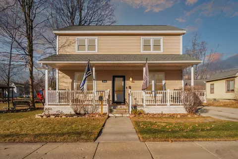 216 Byron Rd, Howell, MI 48843