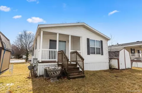 351 N Squirrel Rd #37, Auburn Hills, MI 48326