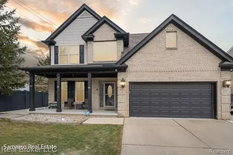 650 Brady Ln, Pontiac, MI 48342