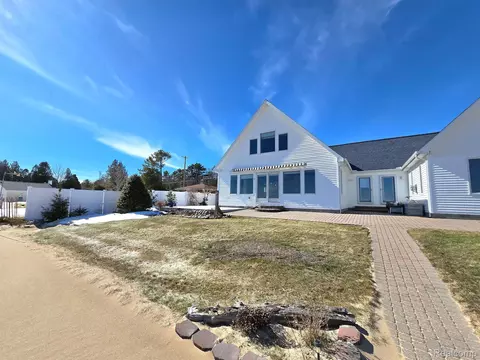 7440 N Us-3 #2, Oscoda, MI 48750