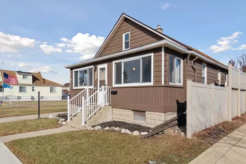 695 Lincoln St, Wyandotte, MI 48192