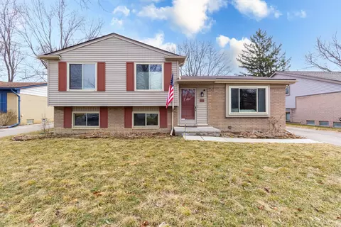 208 Robyn, Canton, MI 48187