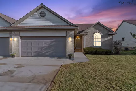 250 Winding Brk, Commerce, MI 48390