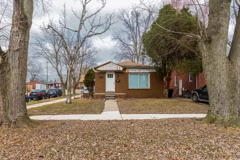 22442 W Chicago, Detroit, MI 48239