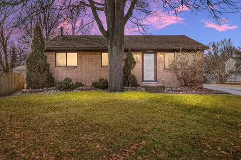 33645 Parkwood St, Westland, MI 48186