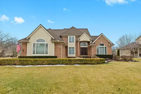 54455 Royal Troon Dr, Lyon, MI 48178